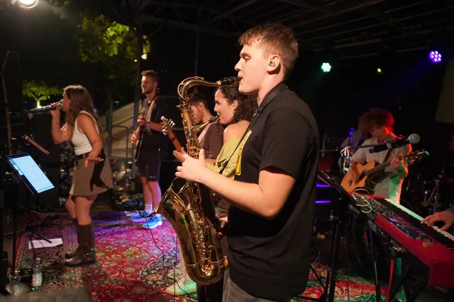 Schimmelgefahr live auf der Bühne 9